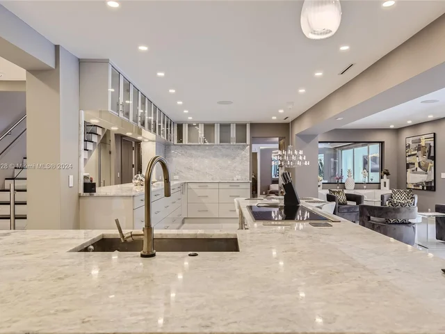 17552 E Fieldbrook Cir E, Boca Raton FL 33496