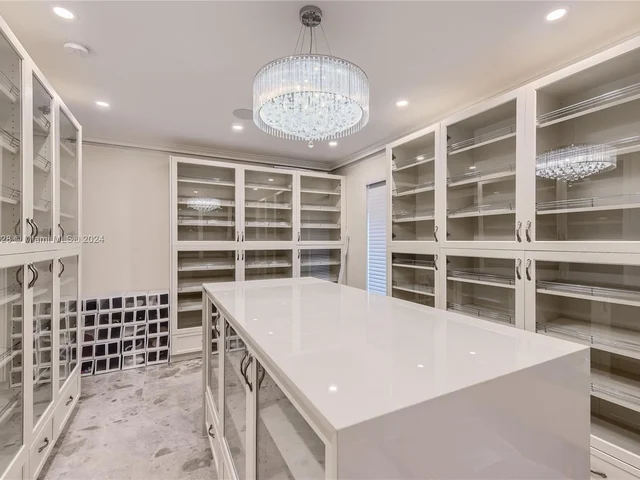 17552 E Fieldbrook Cir E, Boca Raton FL 33496