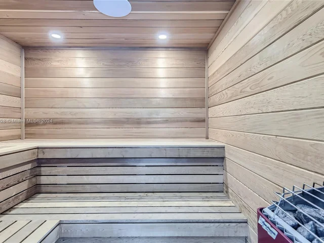 17552 E Fieldbrook Cir E, Boca Raton FL 33496