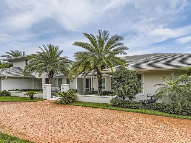 17552 E Fieldbrook Cir E, Boca Raton FL 33496