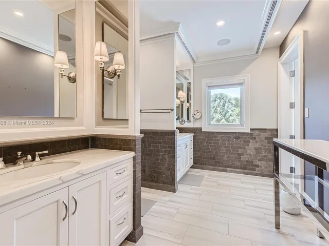 17552 E Fieldbrook Cir E, Boca Raton FL 33496