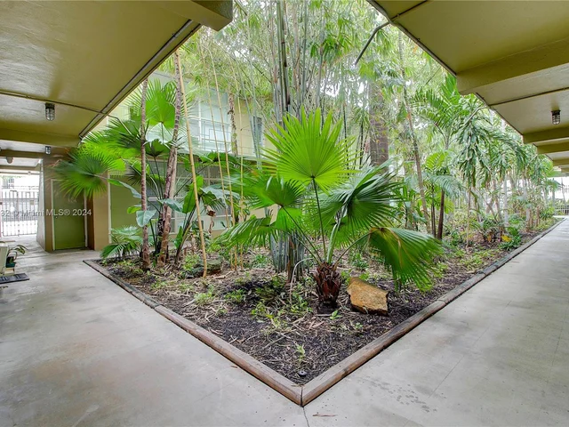 1850 Meridian Ave # 9, Miami Beach FL 33139