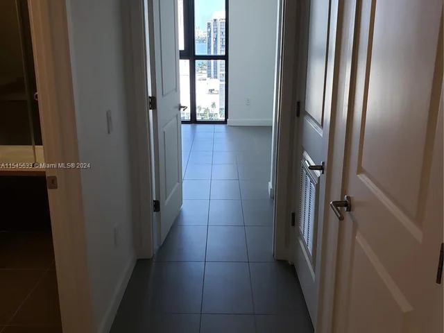 1600 NE 1st Ave # 1806, Miami FL 33132