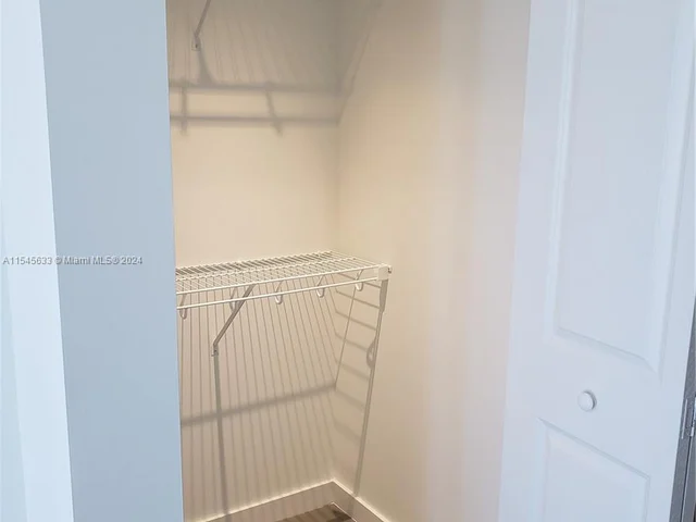 1600 NE 1st Ave # 1806, Miami FL 33132