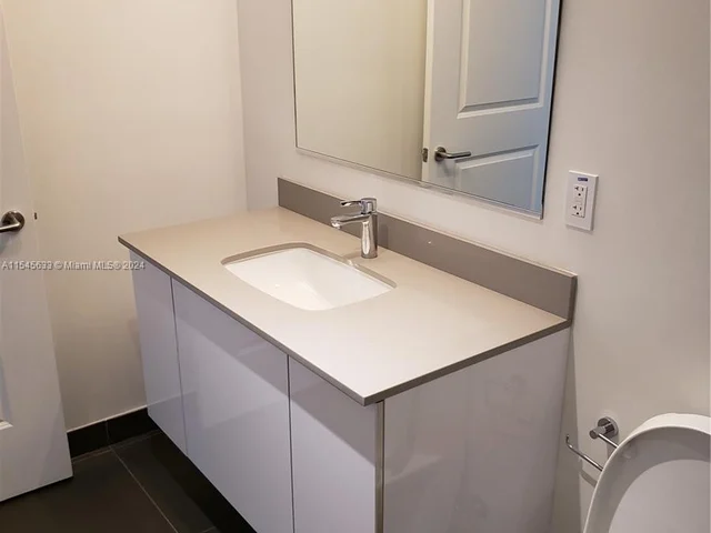 1600 NE 1st Ave # 1806, Miami FL 33132