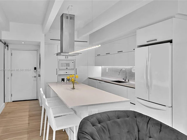 12105 NE 11th PL # 103, North Miami FL 33161