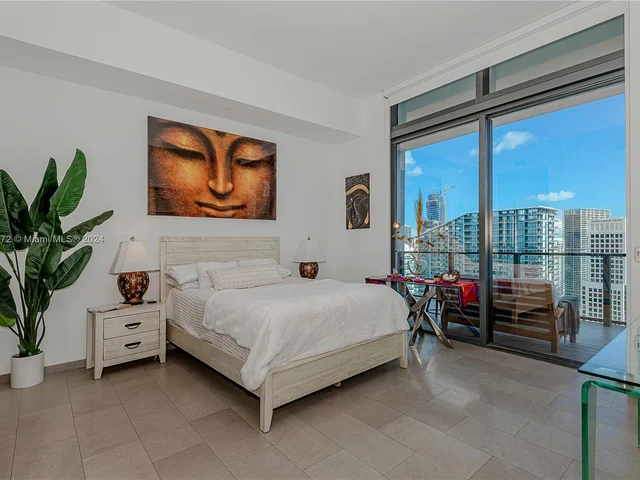 88 SW 7th St # 4107, Miami FL 33130