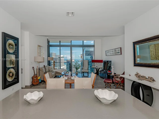 88 SW 7th St # 4107, Miami FL 33130