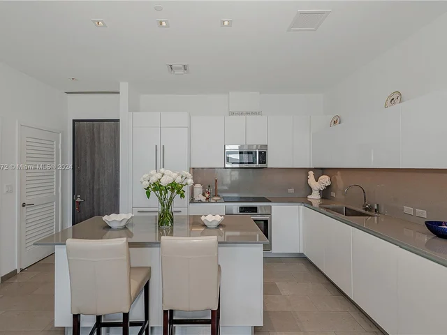 88 SW 7th St # 4107, Miami FL 33130