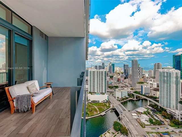 88 SW 7th St # 4107, Miami FL 33130