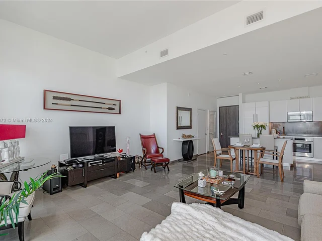 88 SW 7th St # 4107, Miami FL 33130