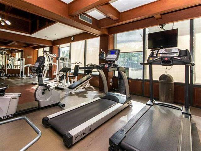 600 NE 36th ST # 1207, Miami FL 33137