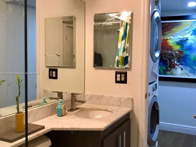 600 NE 36th ST # 1207, Miami FL 33137