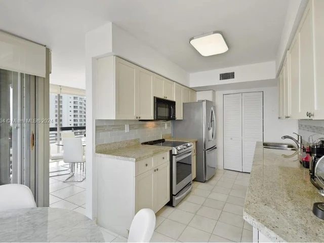 3400 NE 192nd St # 1601, Aventura FL 33180