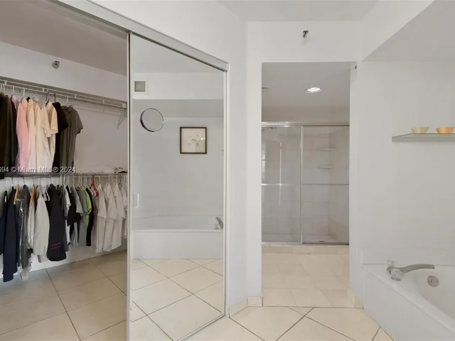 3400 NE 192nd St # 1601, Aventura FL 33180