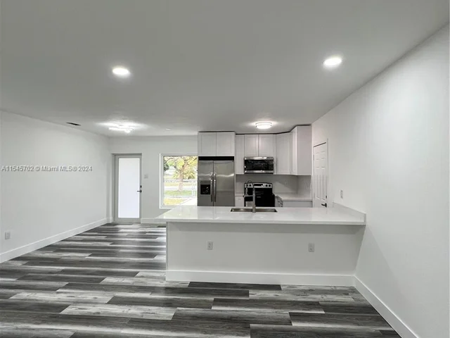 17621 NW 42nd Ave, Miami Gardens FL 33055