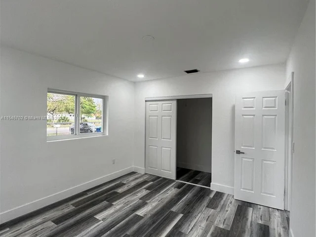 17621 NW 42nd Ave, Miami Gardens FL 33055