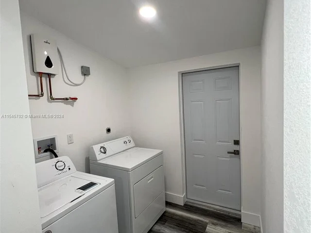 17621 NW 42nd Ave, Miami Gardens FL 33055