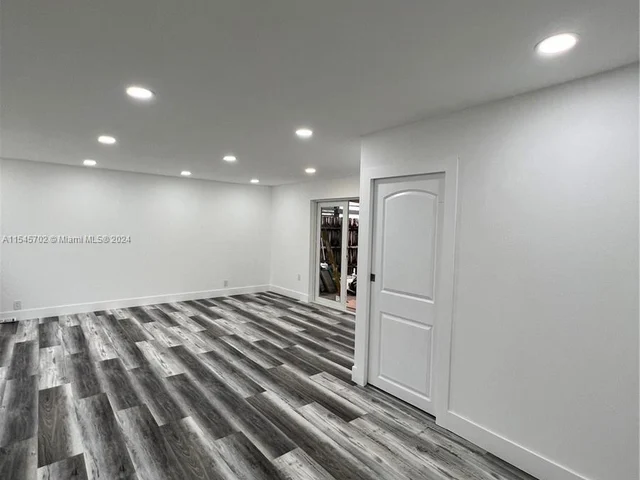 17621 NW 42nd Ave, Miami Gardens FL 33055