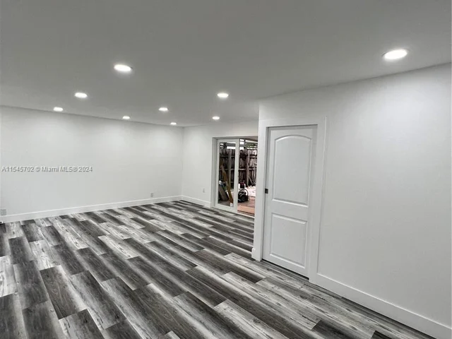 17621 NW 42nd Ave, Miami Gardens FL 33055