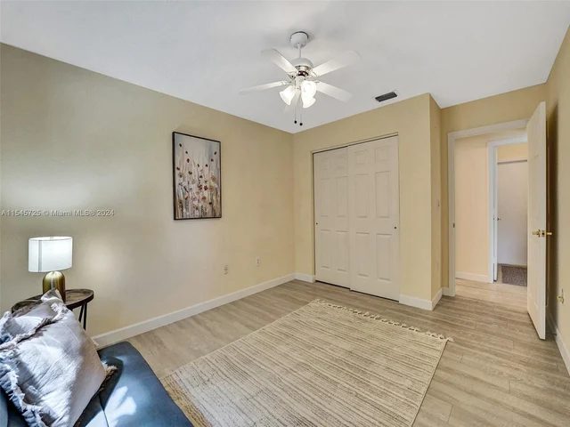 16752 NW 12th Ct, Pembroke Pines FL 33028