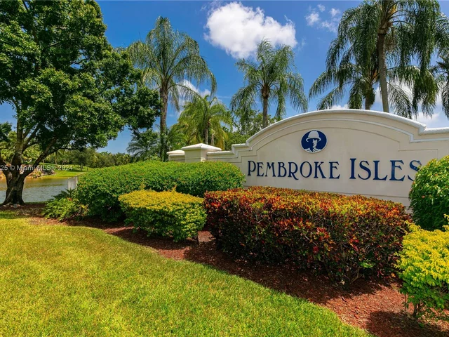 16752 NW 12th Ct, Pembroke Pines FL 33028