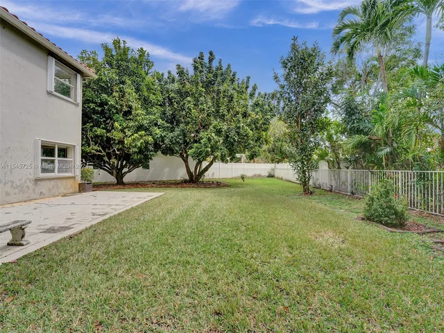 16752 NW 12th Ct, Pembroke Pines FL 33028
