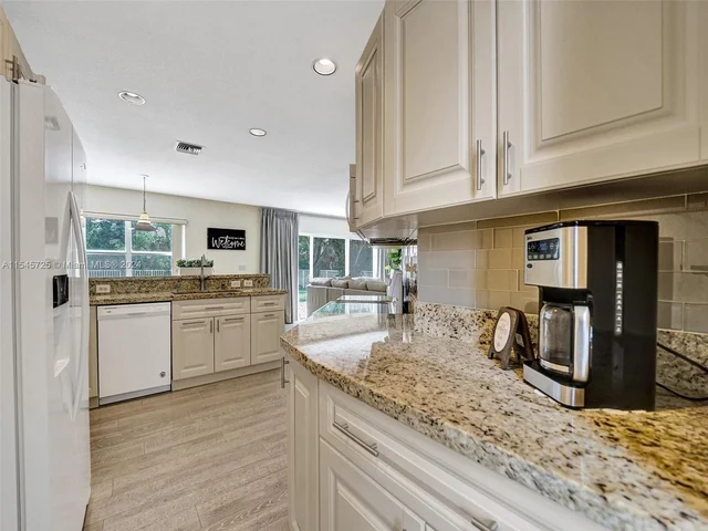 16752 NW 12th Ct, Pembroke Pines FL 33028