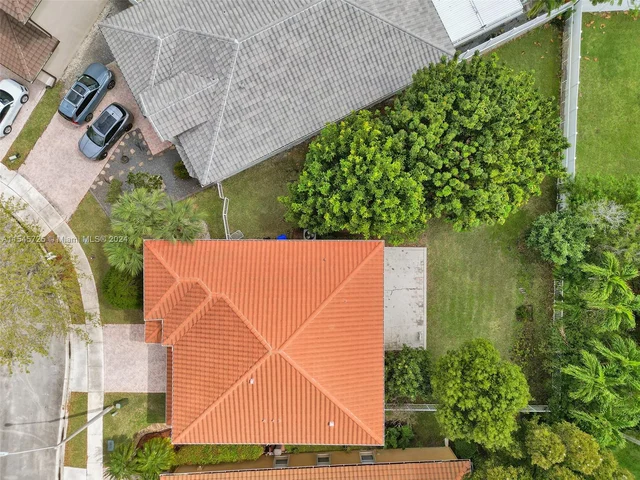 16752 NW 12th Ct, Pembroke Pines FL 33028