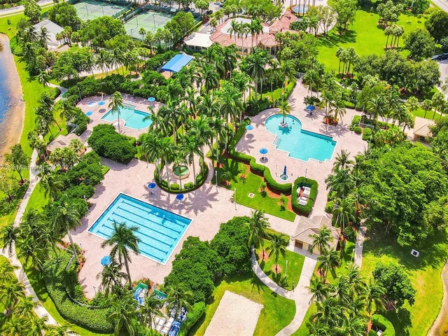 16752 NW 12th Ct, Pembroke Pines FL 33028