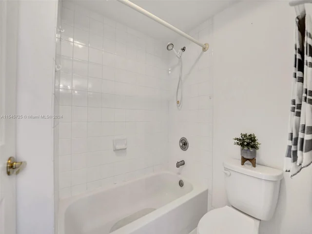 16752 NW 12th Ct, Pembroke Pines FL 33028