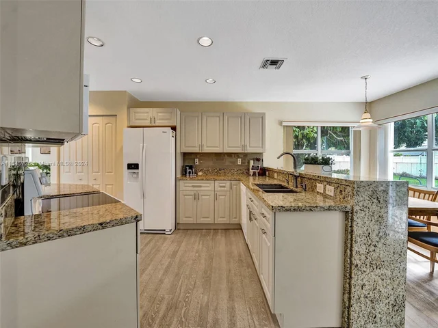 16752 NW 12th Ct, Pembroke Pines FL 33028