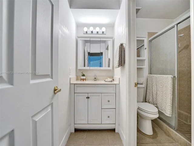 16752 NW 12th Ct, Pembroke Pines FL 33028