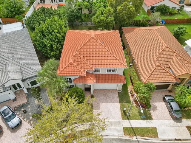 16752 NW 12th Ct, Pembroke Pines FL 33028