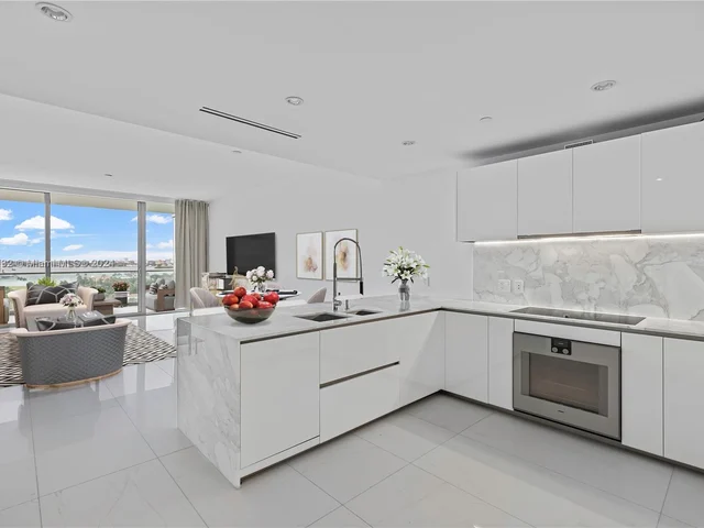 10201 Collins Ave # 1104, Bal Harbour FL 33154