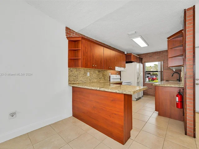 5104 SW 137th Ct, Miami FL 33175