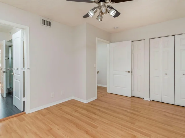 3617 San Simeon Cir, Weston FL 33331