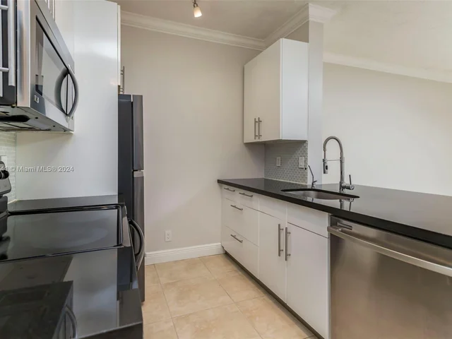 3617 San Simeon Cir, Weston FL 33331