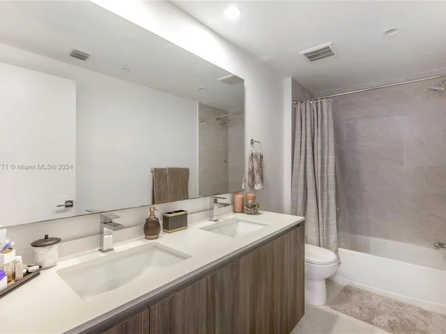 488 NE 18th St # 909, Miami FL 33132