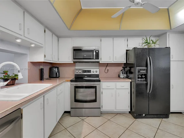 16051 Blatt Blvd # 403, Weston FL 33326