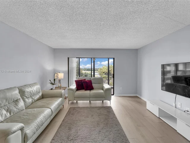16051 Blatt Blvd # 403, Weston FL 33326