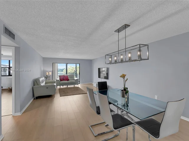16051 Blatt Blvd # 403, Weston FL 33326