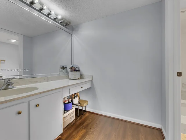 16051 Blatt Blvd # 403, Weston FL 33326