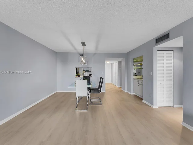 16051 Blatt Blvd # 403, Weston FL 33326