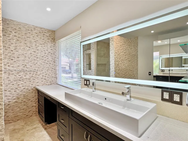 337 Mallard Rd, Weston FL 33327