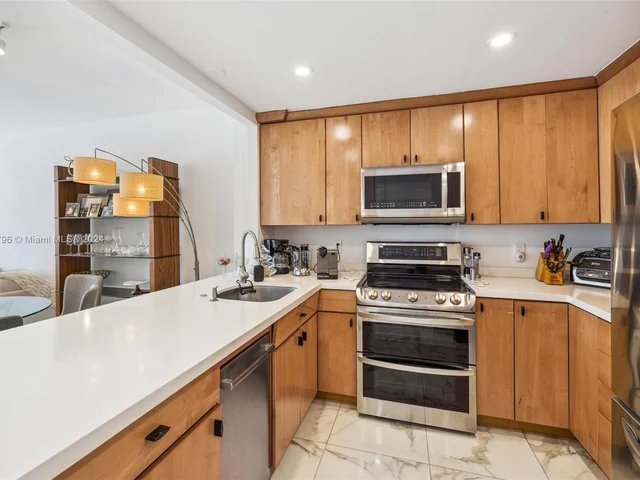 1825 S Ocean Dr # 11, Hallandale Beach FL 33009