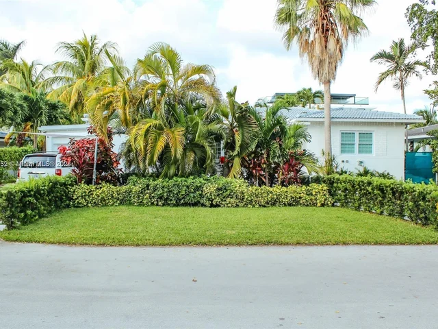 1235 NE 88th St, Miami FL 33138