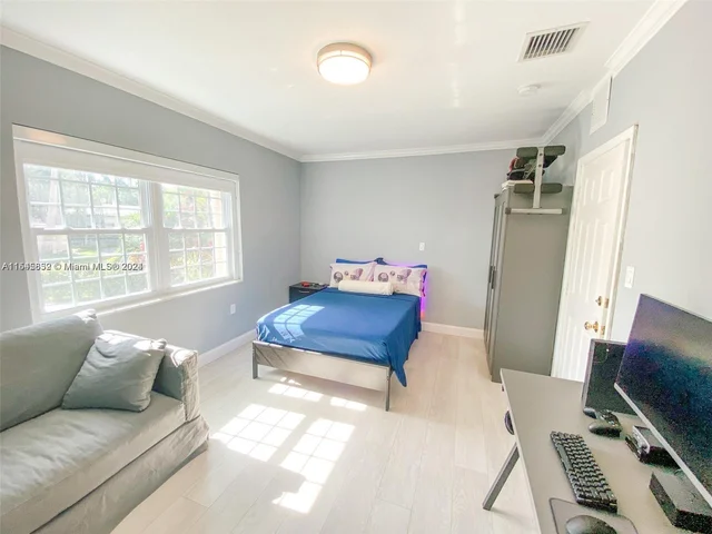 1235 NE 88th St, Miami FL 33138