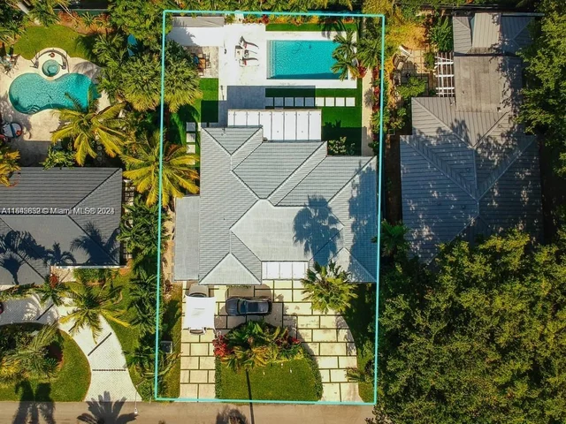 1235 NE 88th St, Miami FL 33138