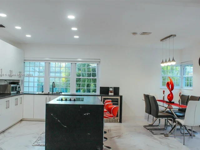 1235 NE 88th St, Miami FL 33138